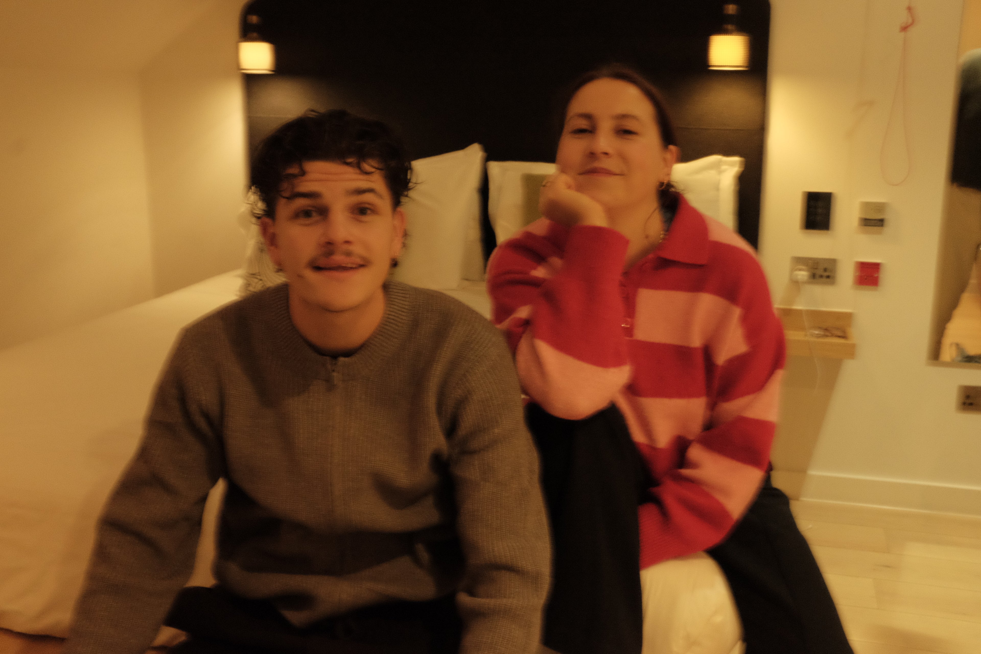 Load video: Vidéo promotionnelle de la marque suisse umi qui propose des vêtements de sports et de confort en coton, pour une santé globale.